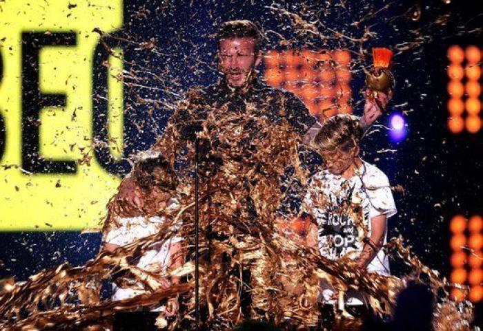 David Beckham dorado: el futbolista, bañado en oro en los premios Nickelodeon (FOTOS)