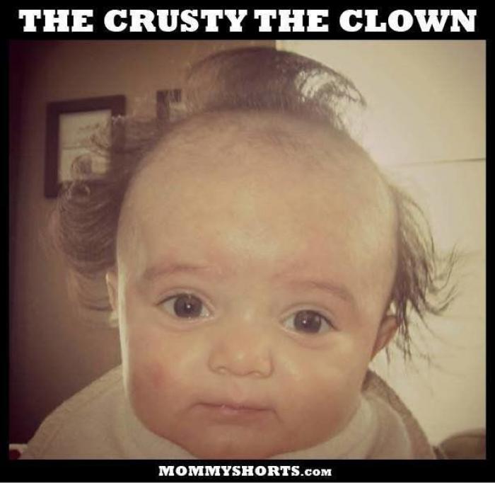 Cada mañana, esta conductora de autobús peina el pelo de una niña huérfana de madre