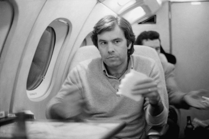 Un ciudadano, contra Felipe González: "¡Hacen falta soluciones, hay hambre!" (VÍDEO)