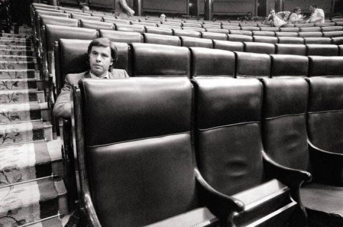 Un ciudadano, contra Felipe González: "¡Hacen falta soluciones, hay hambre!" (VÍDEO)