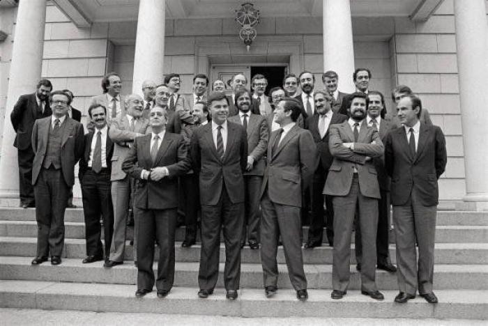 Un ciudadano, contra Felipe González: "¡Hacen falta soluciones, hay hambre!" (VÍDEO)