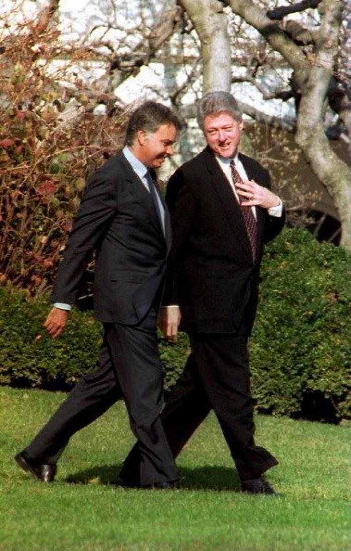 Un ciudadano, contra Felipe González: "¡Hacen falta soluciones, hay hambre!" (VÍDEO)