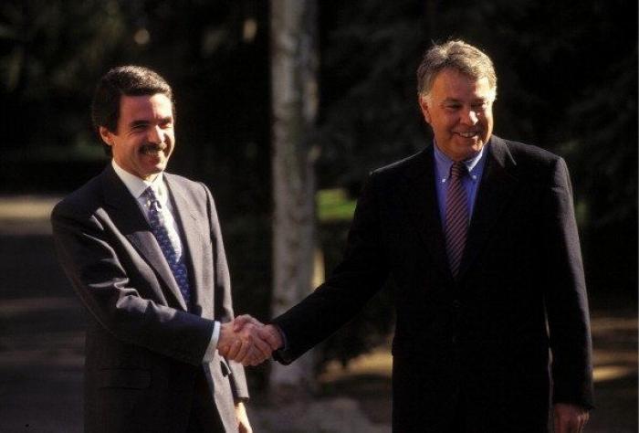 Un ciudadano, contra Felipe González: "¡Hacen falta soluciones, hay hambre!" (VÍDEO)