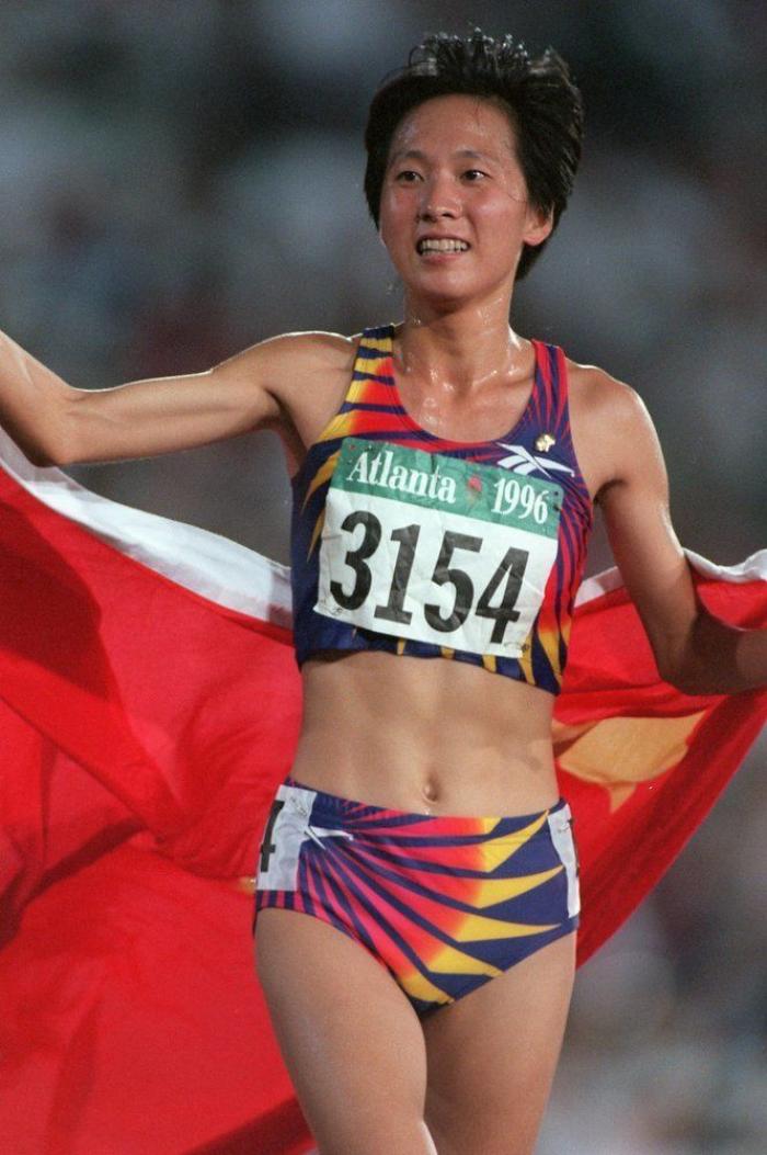 El Gobierno subirá el IVA de la Coca-Cola al 21%