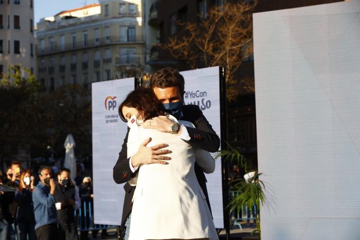 Aznar 'da la puntilla' a Casado: "Tenía las condiciones para triunfar, pero fracasó"