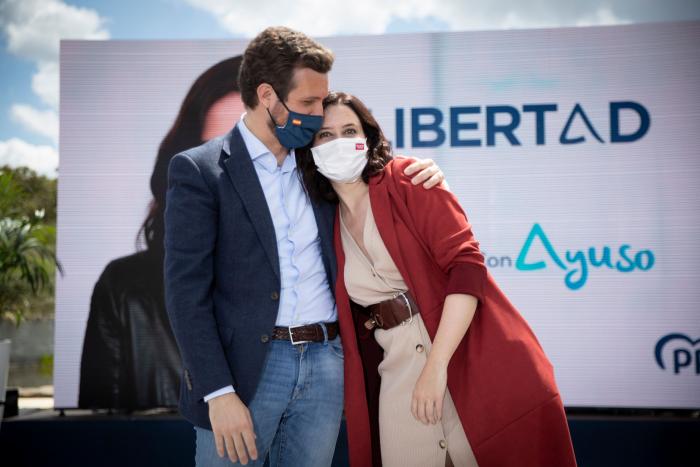 Aznar 'da la puntilla' a Casado: "Tenía las condiciones para triunfar, pero fracasó"
