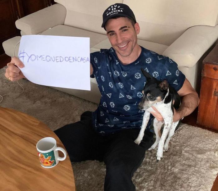 El variopinto grupo de amigos de Eugenia Silva que ha versionado 'Color Esperanza'