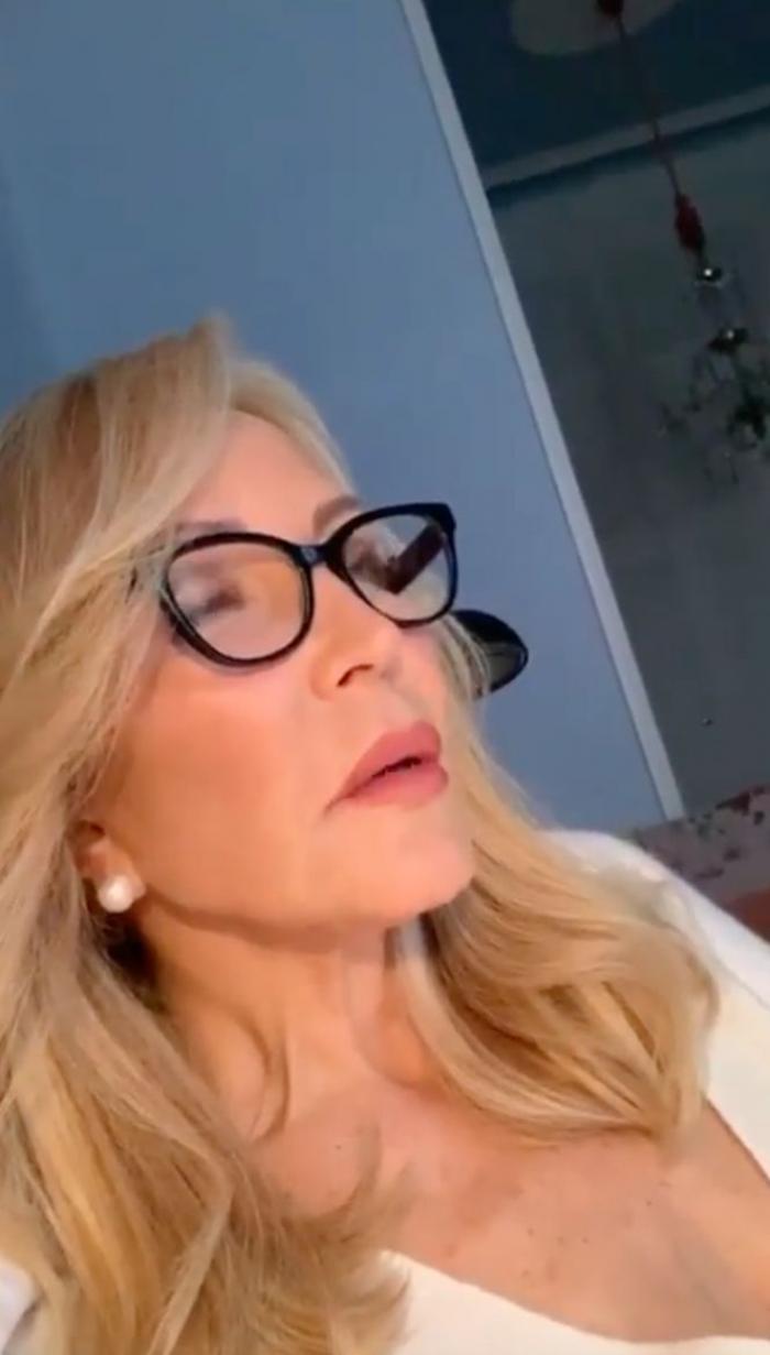 El variopinto grupo de amigos de Eugenia Silva que ha versionado 'Color Esperanza'