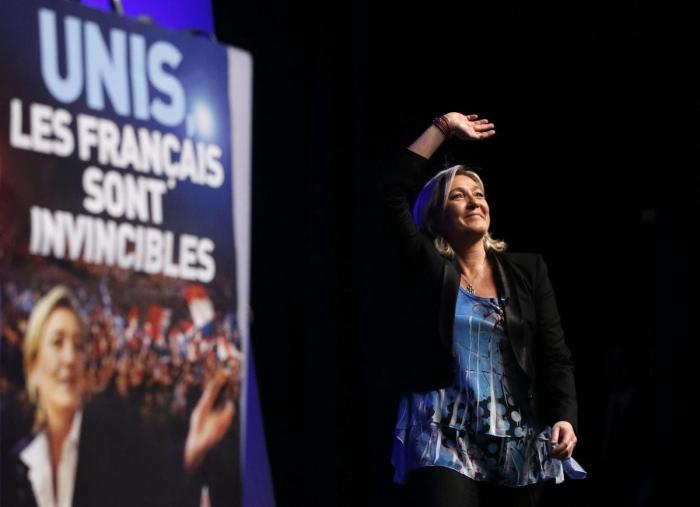 Verstrynge la lía con su encendida defensa del Frente Nacional de Le Pen: "No es un partido fascista"