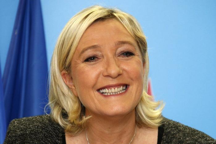 Verstrynge la lía con su encendida defensa del Frente Nacional de Le Pen: "No es un partido fascista"