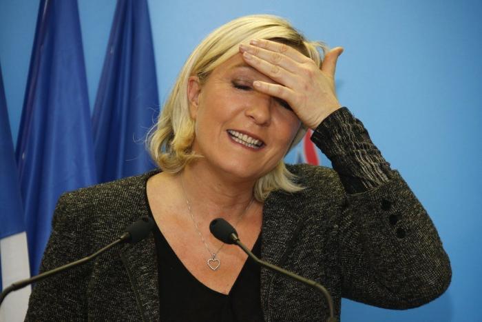 Verstrynge la lía con su encendida defensa del Frente Nacional de Le Pen: "No es un partido fascista"