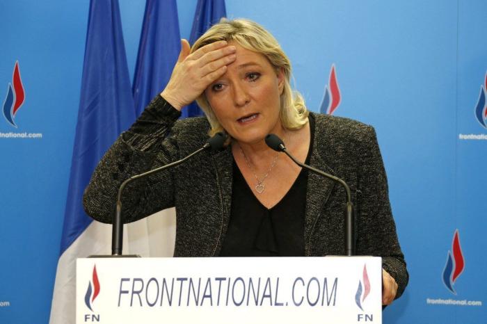 Verstrynge la lía con su encendida defensa del Frente Nacional de Le Pen: "No es un partido fascista"