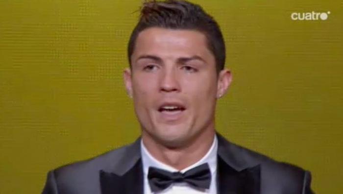 El gesto de Cristiano 'pidiendo' fuera de juego en un gol de su equipo enciende Twitter