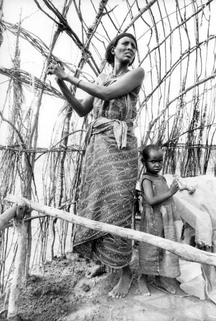 Madres e hijos: fotos de hace 50 años que demuestran que la maternidad no ha cambiado (FOTOS)