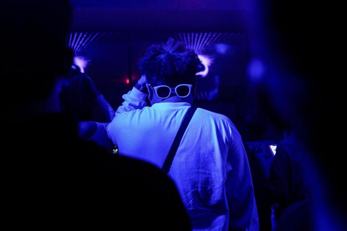 Desalojan una fiesta con casi cien personas en el chalet de la actriz Mónica Estarreado