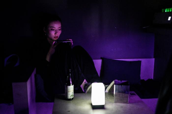 Desalojan una fiesta con casi cien personas en el chalet de la actriz Mónica Estarreado