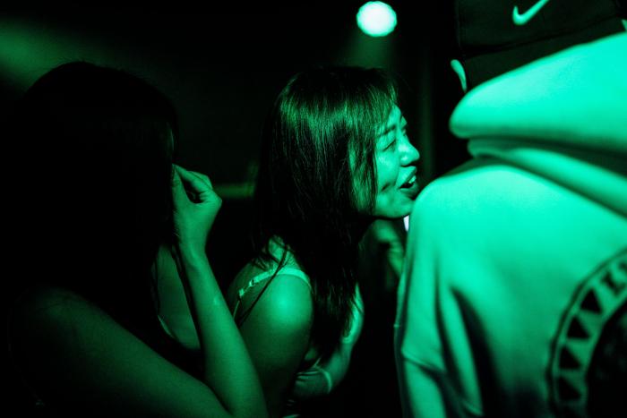 Desalojan una fiesta con casi cien personas en el chalet de la actriz Mónica Estarreado