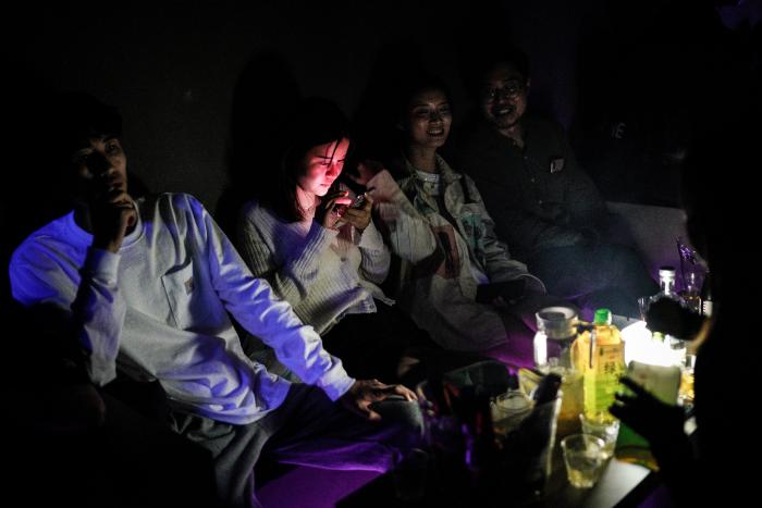 Desalojan una fiesta con casi cien personas en el chalet de la actriz Mónica Estarreado