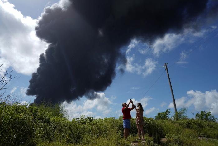 Un muerto, 122 heridos y 15 desaparecidos: el grave incendio industrial en Cuba aún sin control