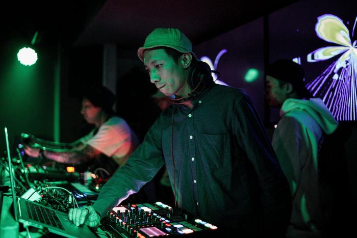 Desalojan una fiesta con casi cien personas en el chalet de la actriz Mónica Estarreado