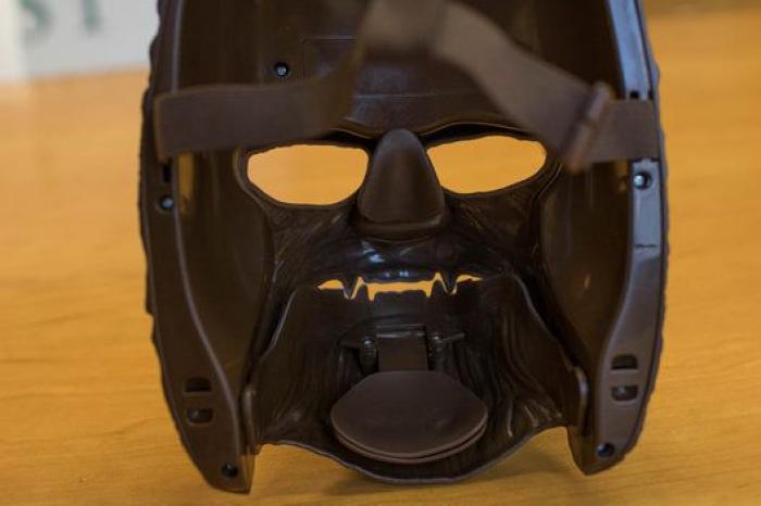 ¿Cómo es una auténtica máscara de Chewbacca?