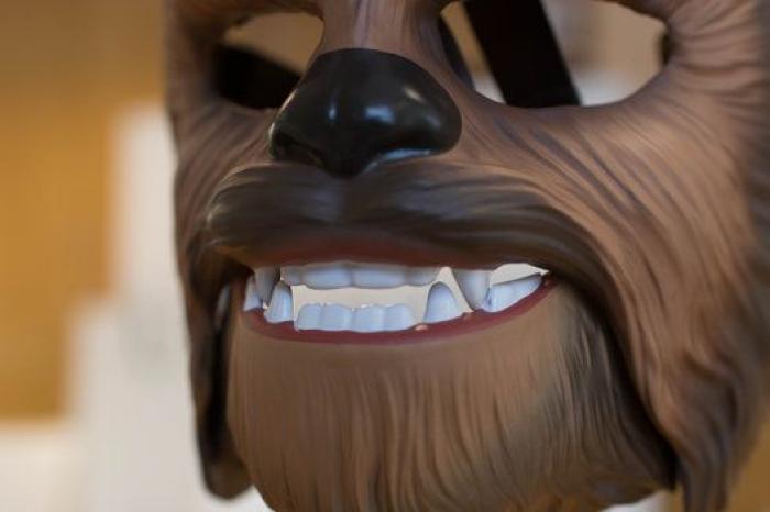 ¿Cómo es una auténtica máscara de Chewbacca?