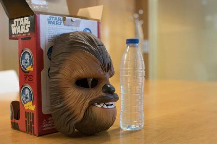 ¿Cómo es una auténtica máscara de Chewbacca?