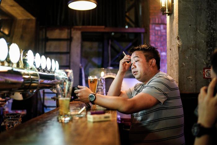 Desalojan una fiesta con casi cien personas en el chalet de la actriz Mónica Estarreado