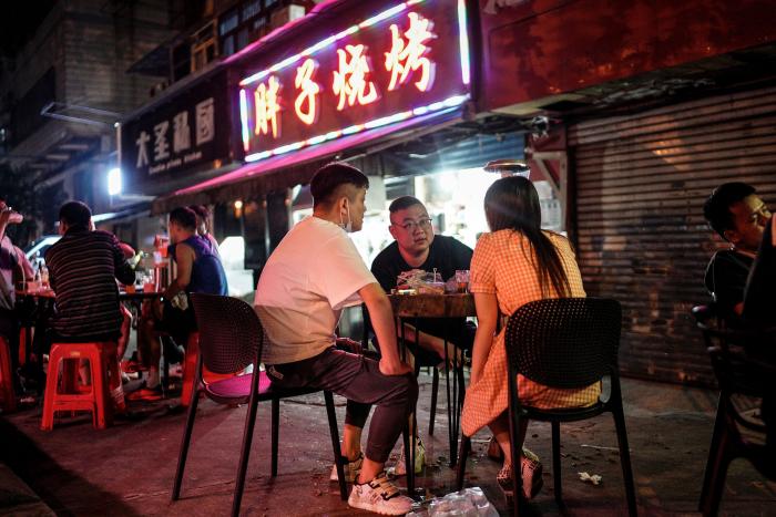 Desalojan una fiesta con casi cien personas en el chalet de la actriz Mónica Estarreado