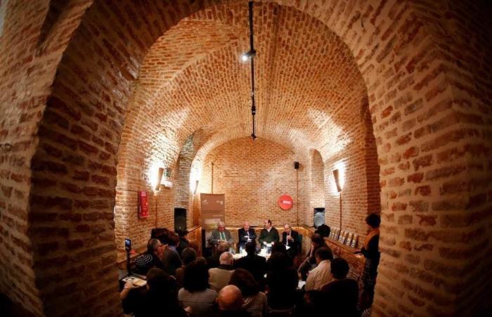 'Abre los ojos': las fotos 'imposibles' de la Gran Vía sin coches