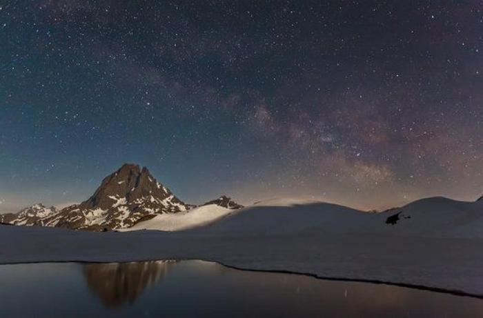 Cinco fotos imprescindibles que dejó la superluna rosa