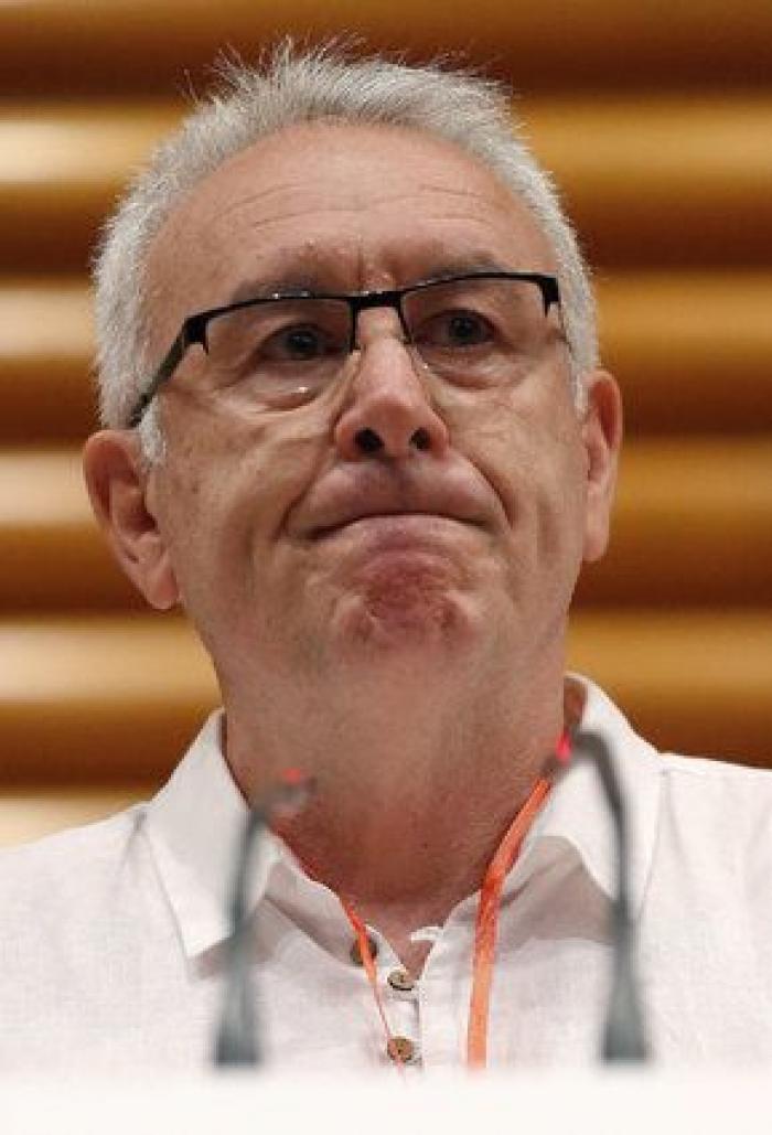 Cayo Lara se despide del liderazgo de IU marcando distancia con Podemos: "Me va a costar votar estas elecciones"