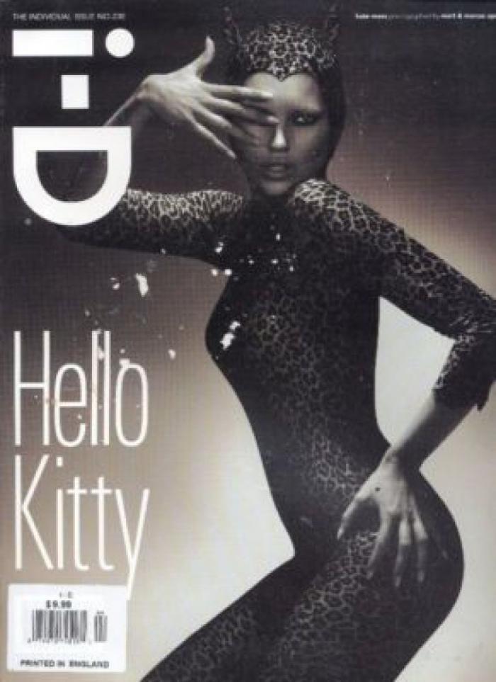 Lila Grace, hija de Kate Moss, aplaudida por desfilar con su bomba de insulina