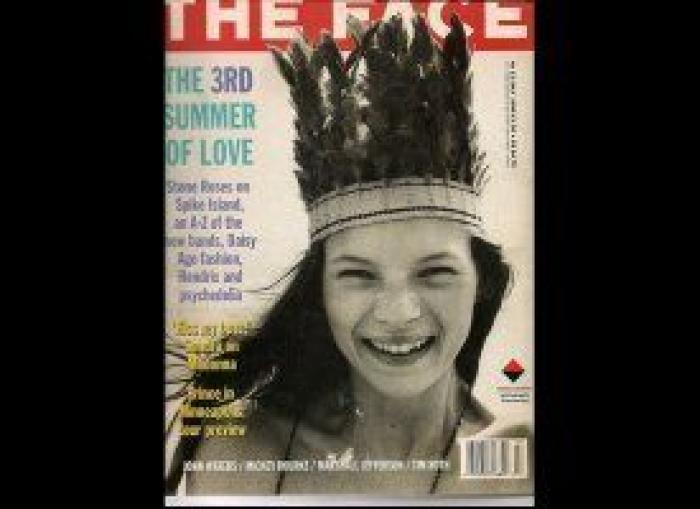 Lila Grace, hija de Kate Moss, aplaudida por desfilar con su bomba de insulina