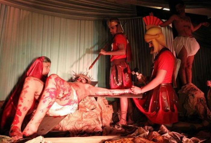 Ensayan con un paso de Semana Santa al ritmo de 'Despacito' (VÍDEO)