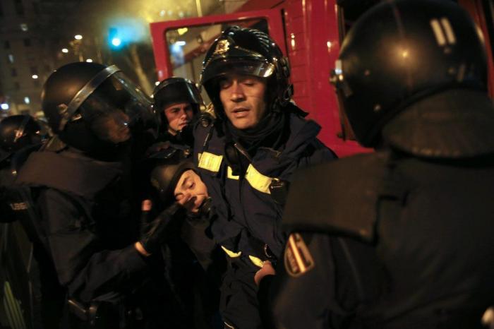 Policías contra bomberos: "Hay que acabar de una vez con esta situación"