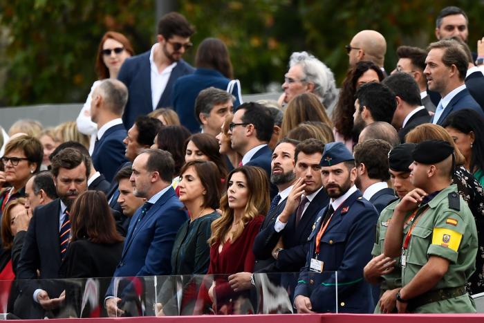 Rafael Hernando (PP) dice que el paracaidista se enganchó con la farola por el "gafe" de Pedro Sánchez