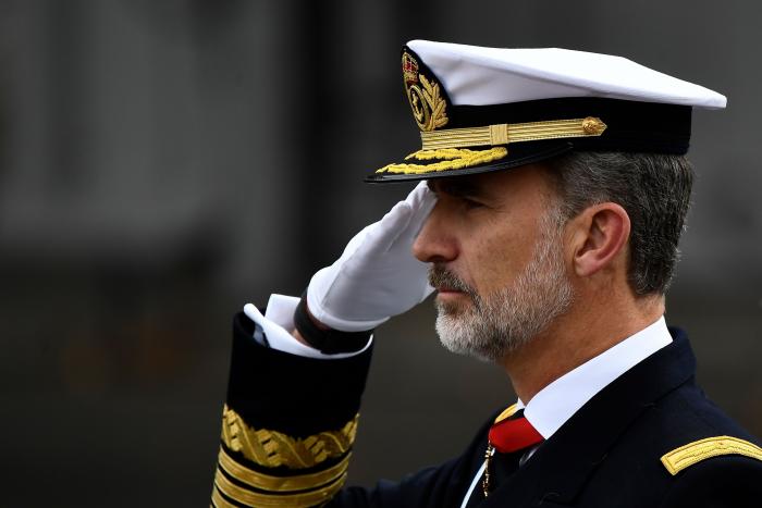 Rafael Hernando (PP) dice que el paracaidista se enganchó con la farola por el "gafe" de Pedro Sánchez