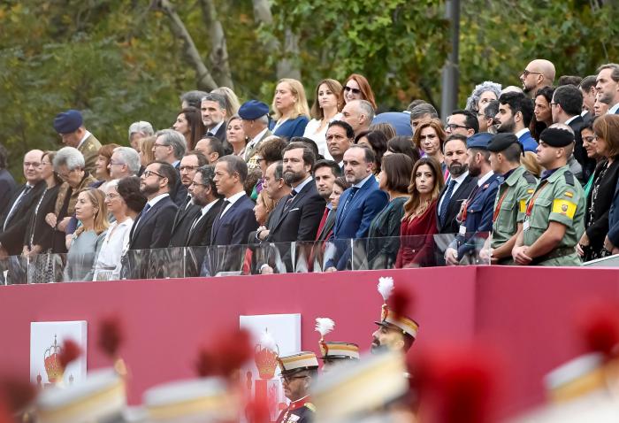 Rafael Hernando (PP) dice que el paracaidista se enganchó con la farola por el "gafe" de Pedro Sánchez