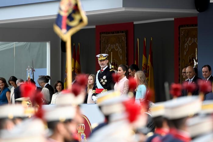 Rafael Hernando (PP) dice que el paracaidista se enganchó con la farola por el "gafe" de Pedro Sánchez