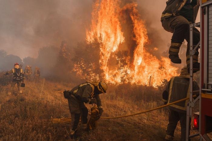 Estabilizado el incendio de Zamora, pero continúa activo y con riesgo de rebrote por el viento