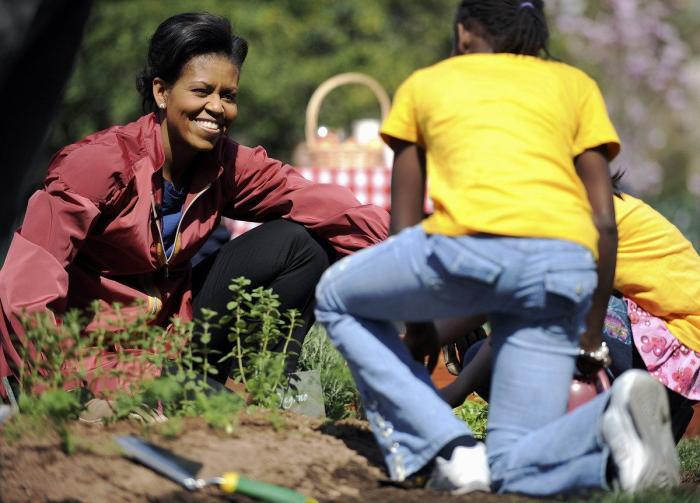 La divertida historia de este baile viral entre Michelle Obama y una niña de dos años