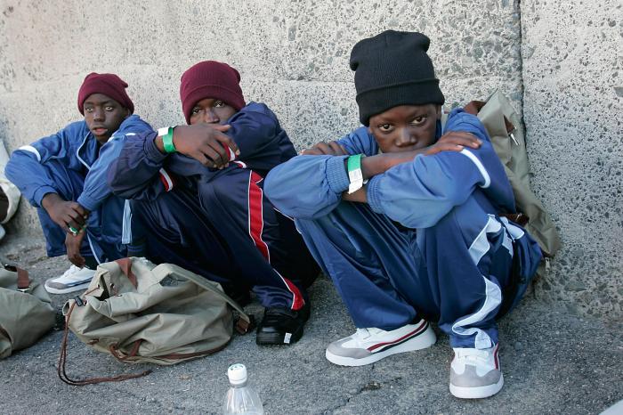 Dramático rescate en Lanzarote: ocho muertos al volcar una patera casi en la orilla