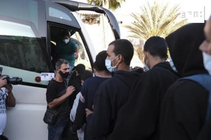 Dramático rescate en Lanzarote: ocho muertos al volcar una patera casi en la orilla