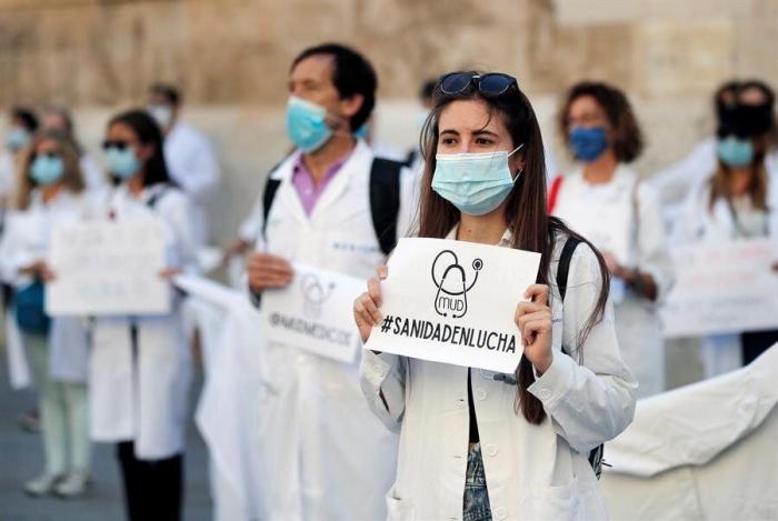 Sentimientos encontrados entre los sanitarios ante la ley de interinos: “No es nuevo”