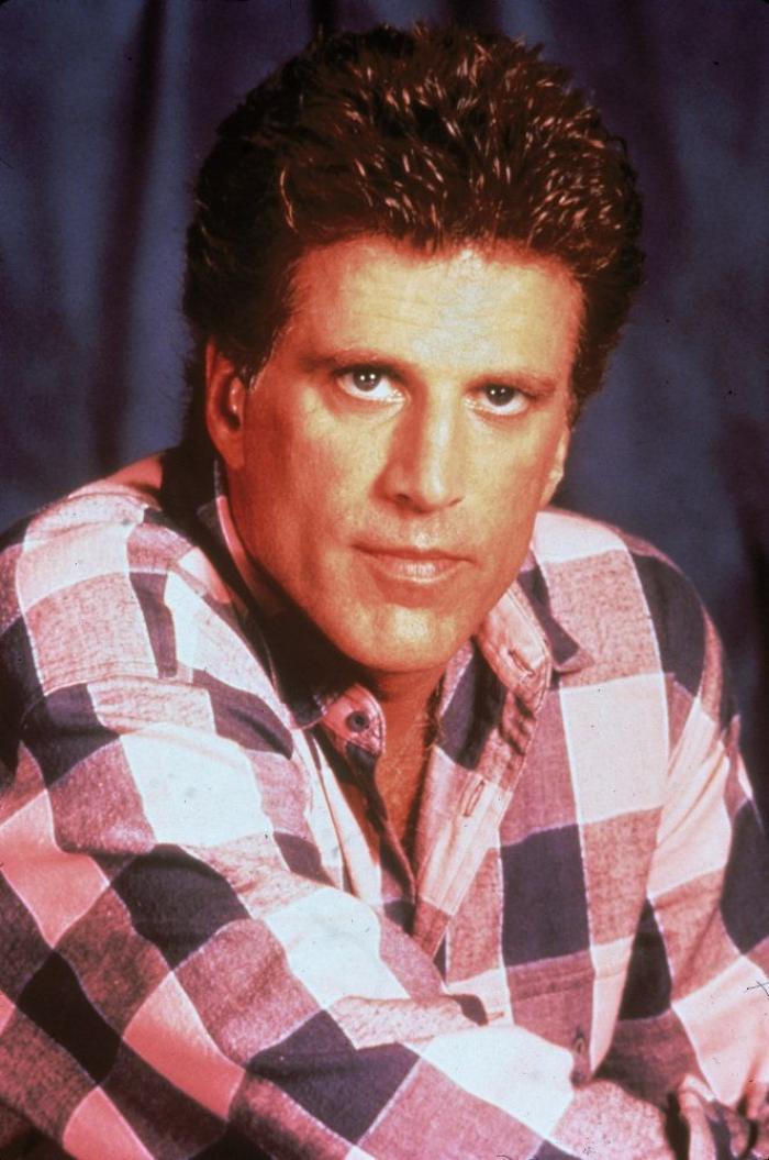 Famosos que han intentado ponerse greñas con mal resultado (FOTOS)