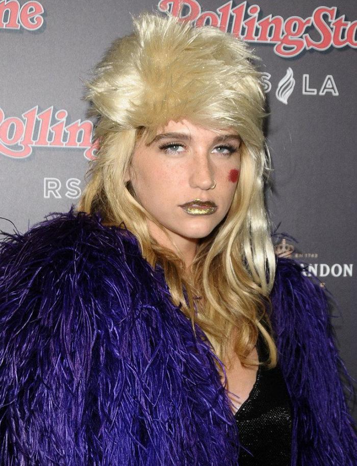 Famosos que han intentado ponerse greñas con mal resultado (FOTOS)