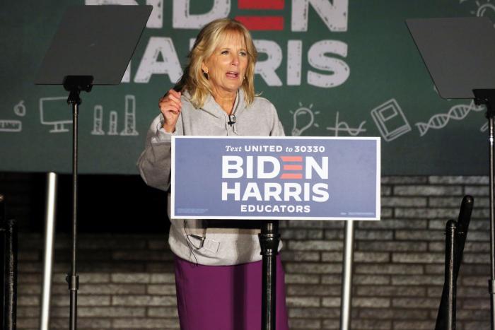 La recatada doctora Jill Biden, la nueva la primera dama de EEUU