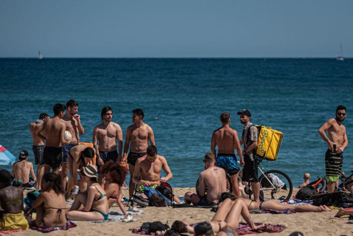 Una madrileña, denunciada por saltarse las restricciones para irse a su casa de la playa en Alicante