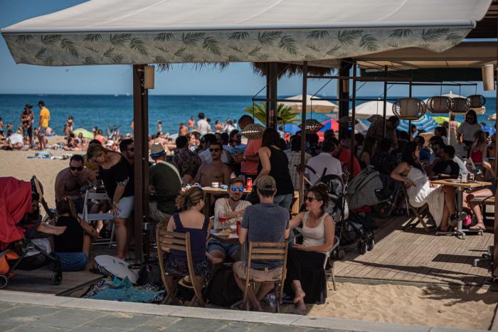 Una madrileña, denunciada por saltarse las restricciones para irse a su casa de la playa en Alicante
